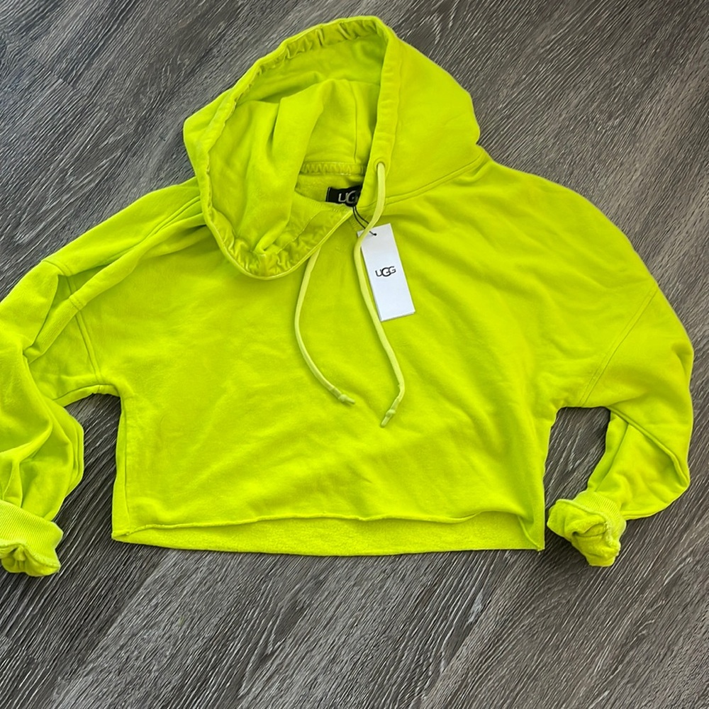 CROPPED UGG HOODIE!